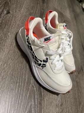 Women’s Nike sneakers